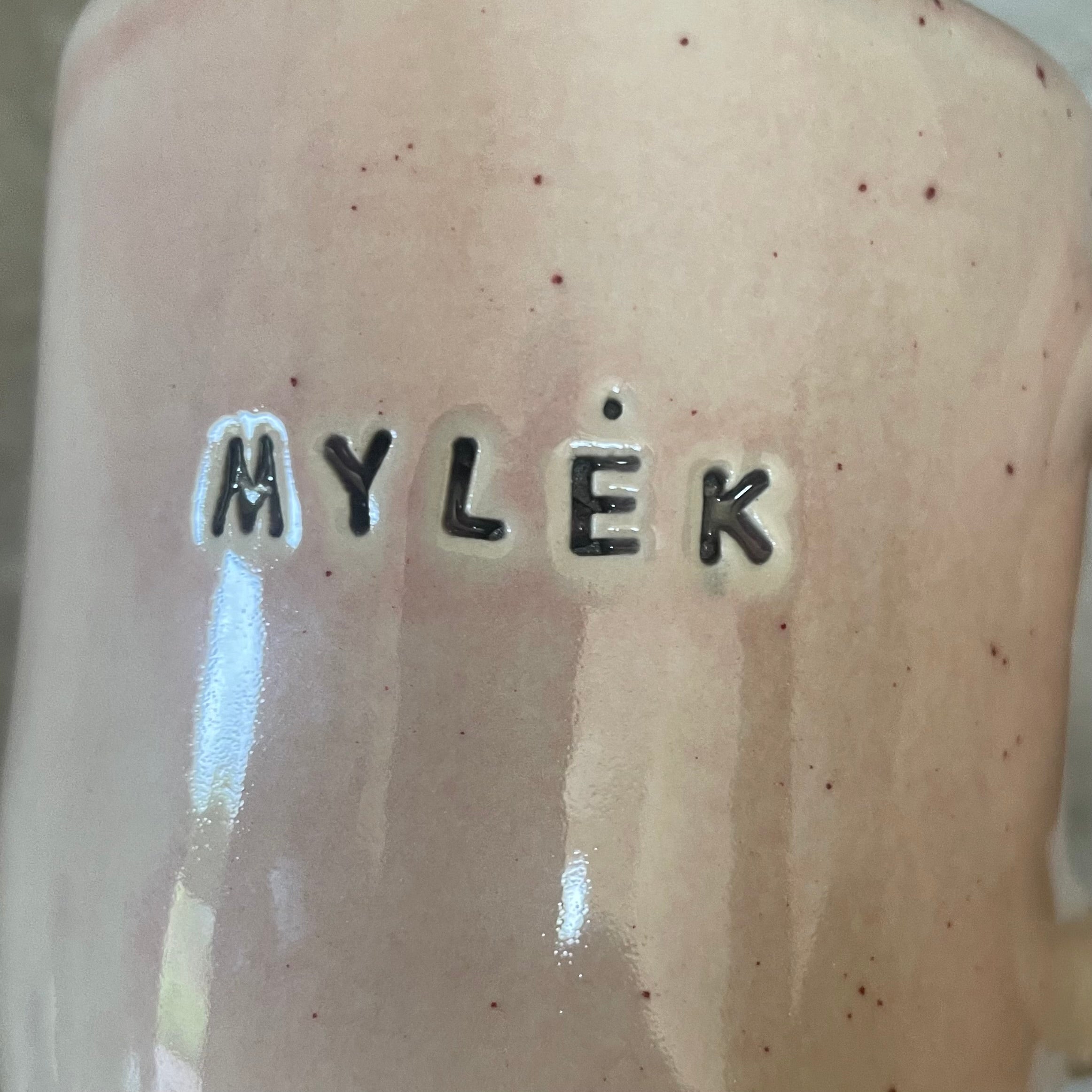 Saldus rausvas puodelis MYLĖK
