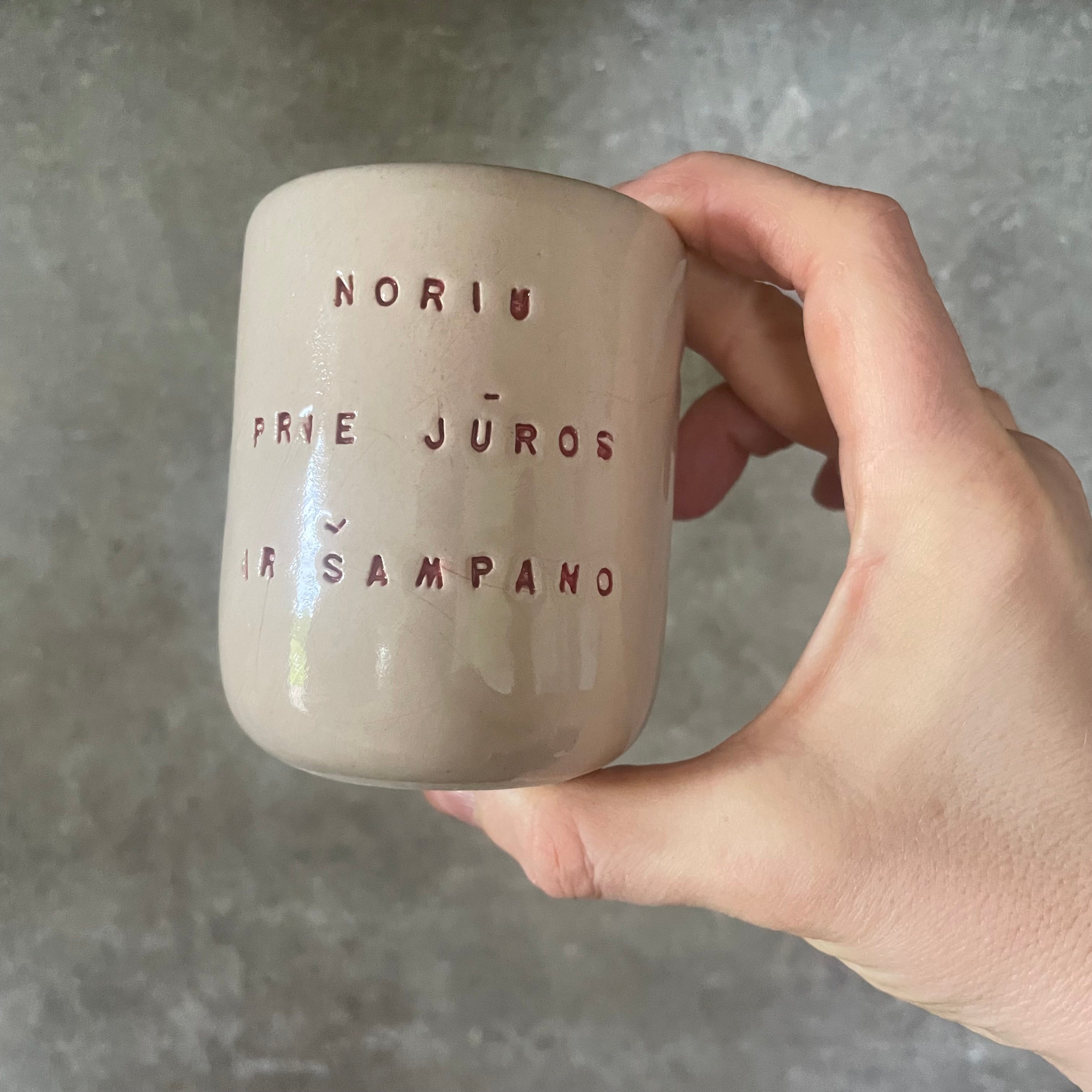 Mažas rausvas puodelis NORIU PRIE JŪROS