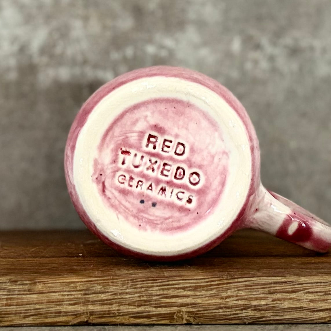 Mug NORIU ŠAMPANO in weird pink