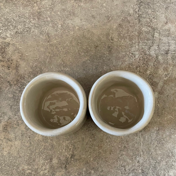 Set of two small mugs with words in Lithuanian - flat