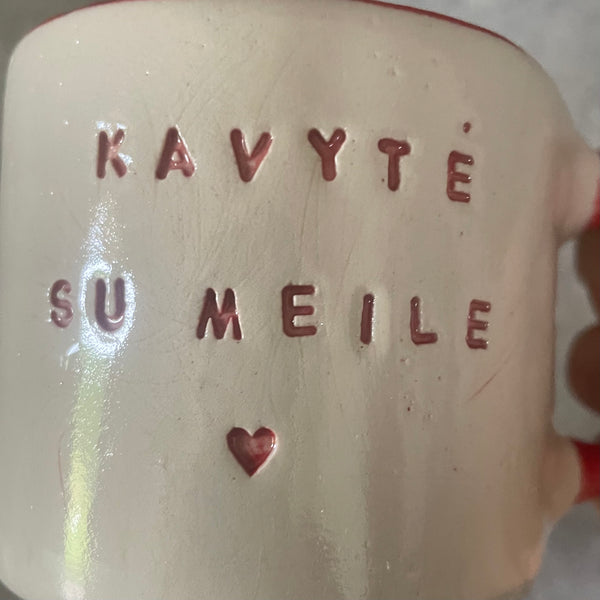 Colored mug KAVYTĖ SU MEILE