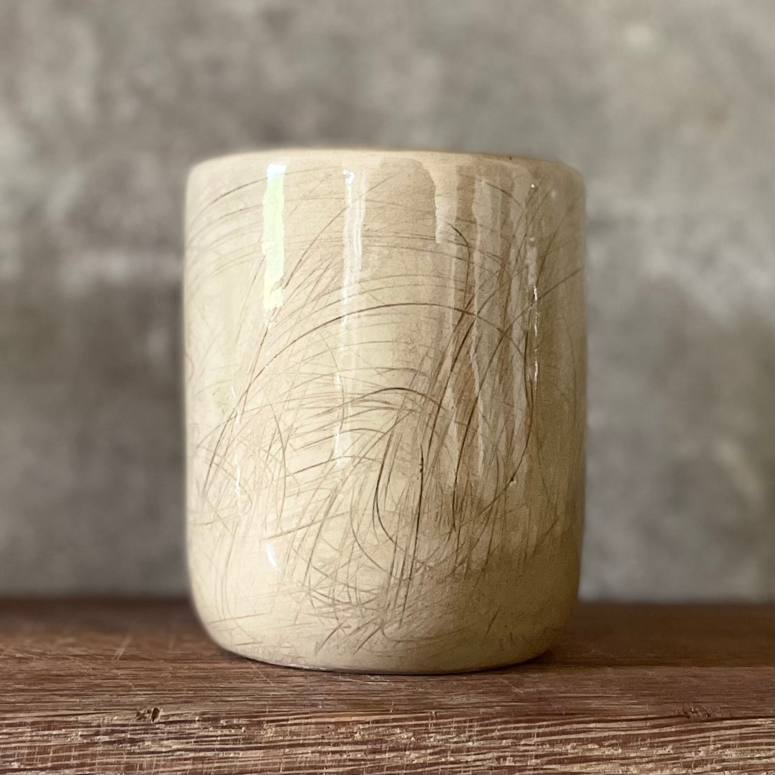 Beige tumbler mug with saying about work
