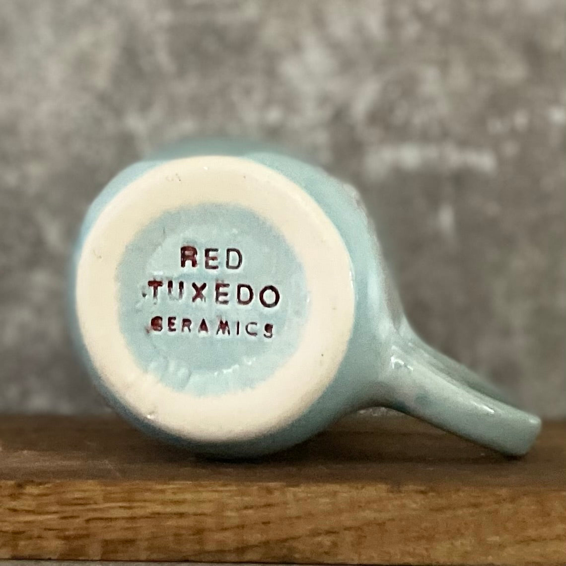 Blue mug with funny phrase in Lithuanian