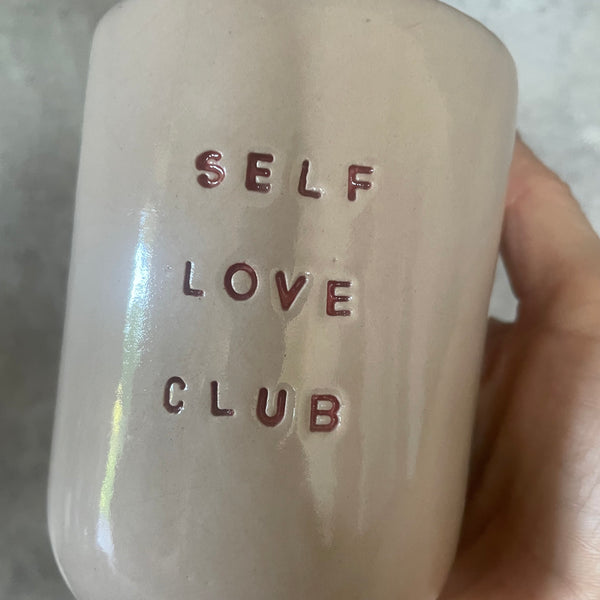 Puodelis be rankenos SELF LOVE CLUB