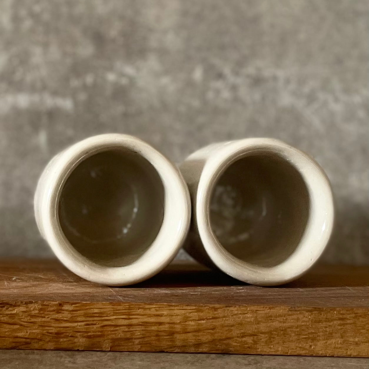 Du maži espresso puodeliai