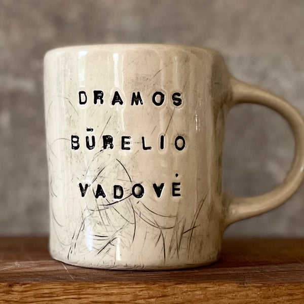 Puodelis dramos vadovei