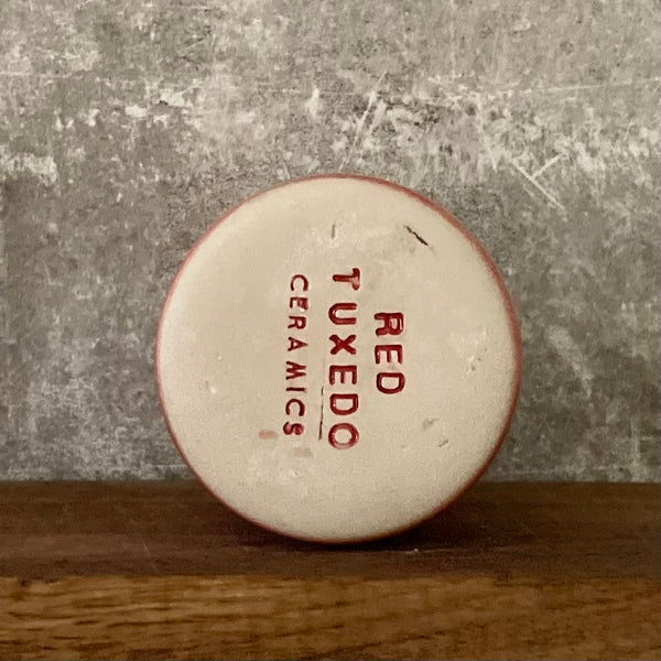 Red mug with funny phrase in Lithuanian