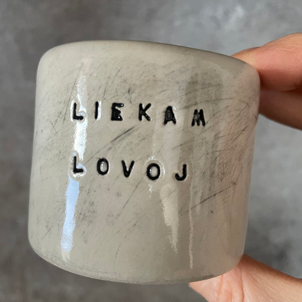 Du maži espresso puodeliai