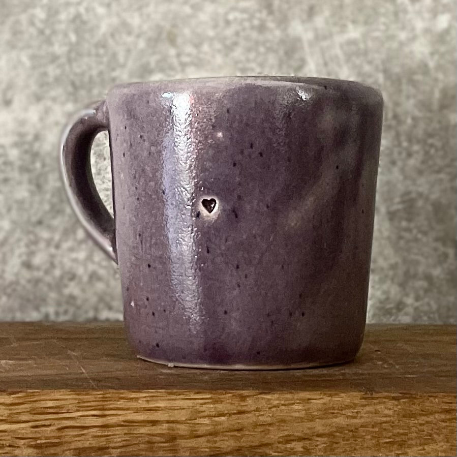 Violetinis mažas puodelis KAVYTĖ SU MEILE