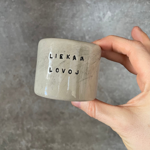 Du maži espresso puodeliai