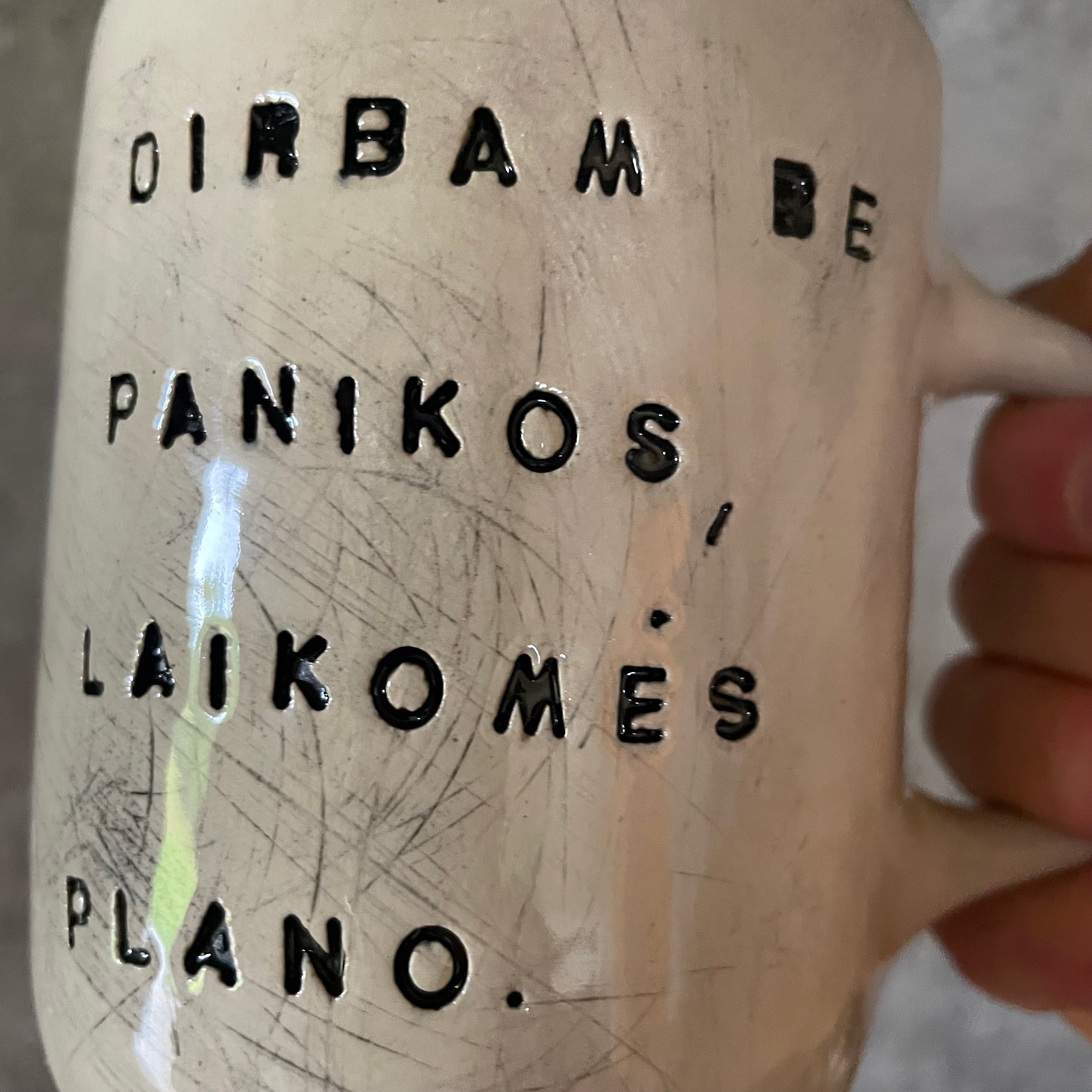 Du didesni puodeliai apie darbą