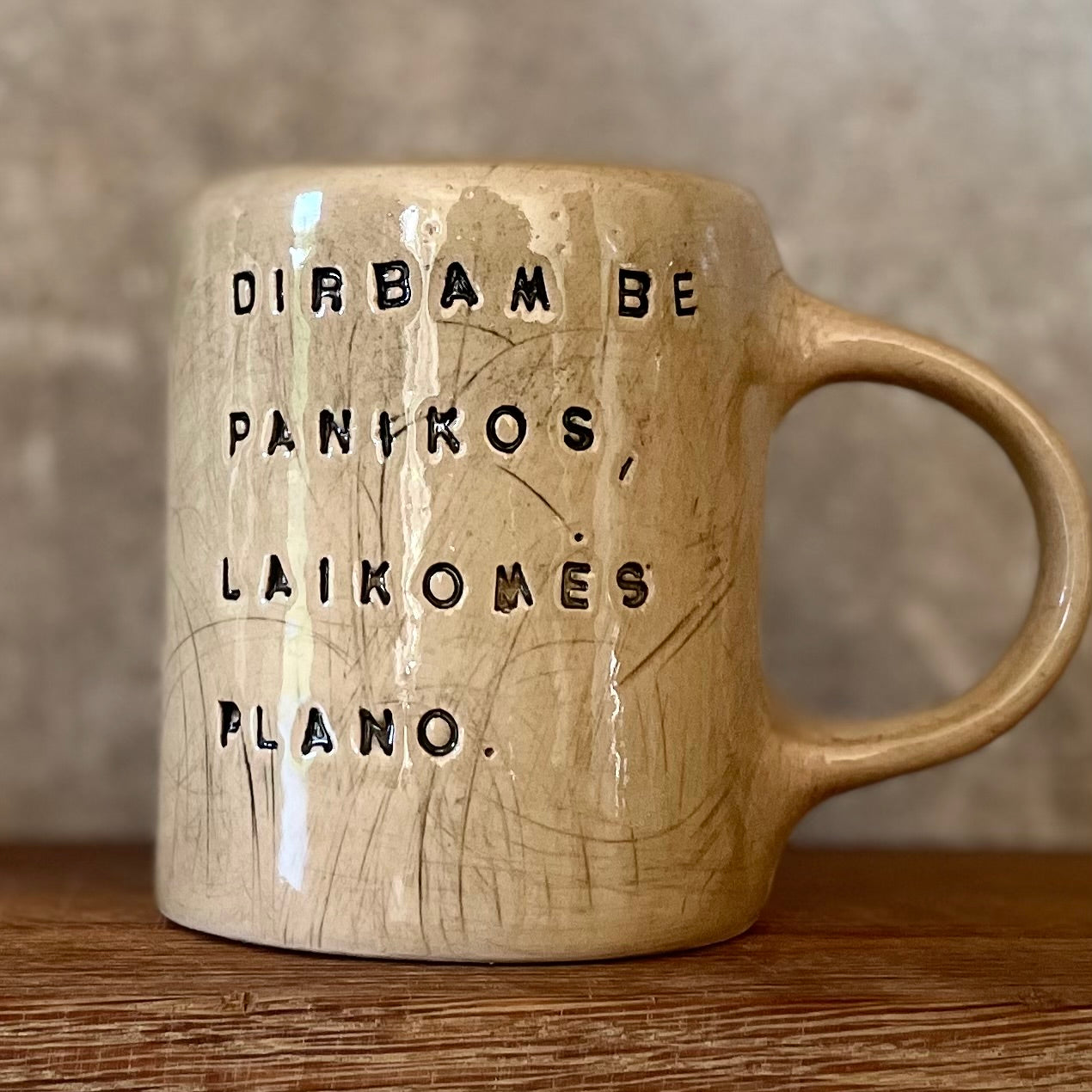 Rusvas puodelis apie darbą