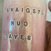 Svaiginančiai nuraudęs puodelis