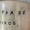 Baltas didesnis puodelis apie darbą - dar vienas