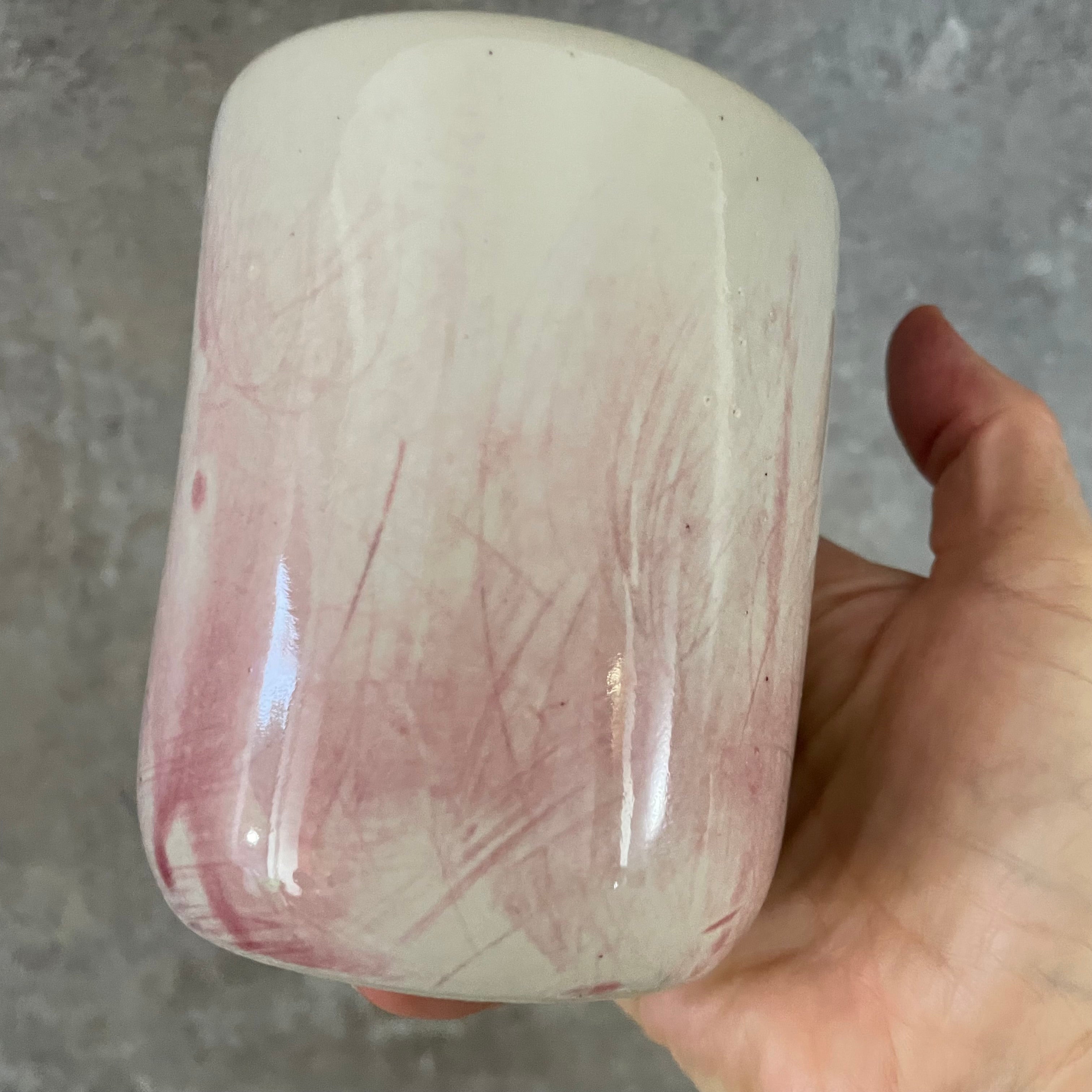 Pale pink mug with saying in Spanish