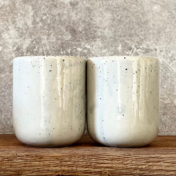 Du maži puodeliai apie meilę