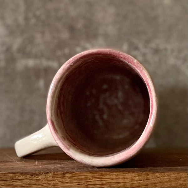 Pink mug with funny phrase in Lithuanian