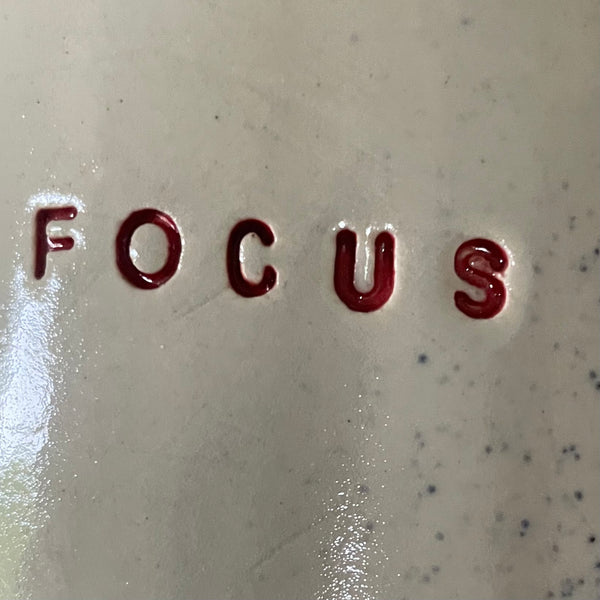 Sunkus didelis storasienis puodelis FOCUS
