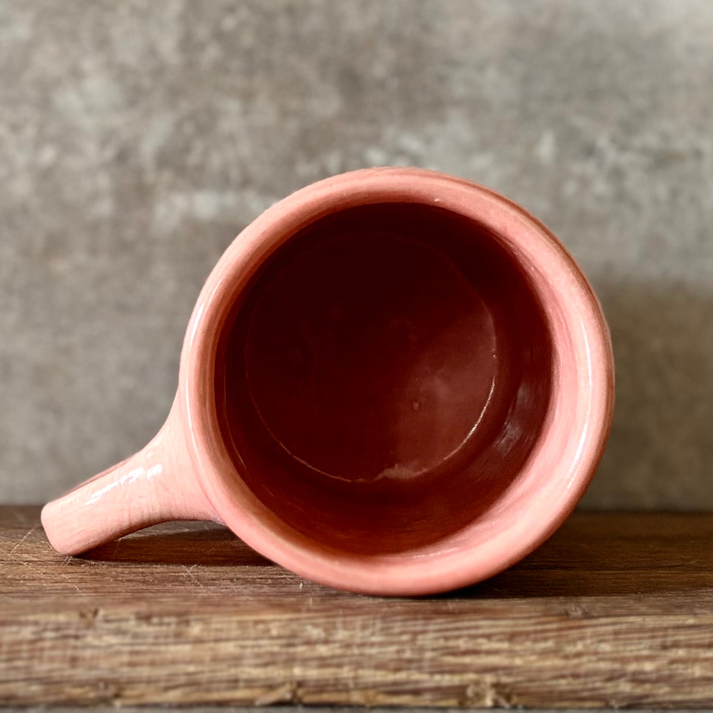 Pink mug with funny phrase in Lithuanian
