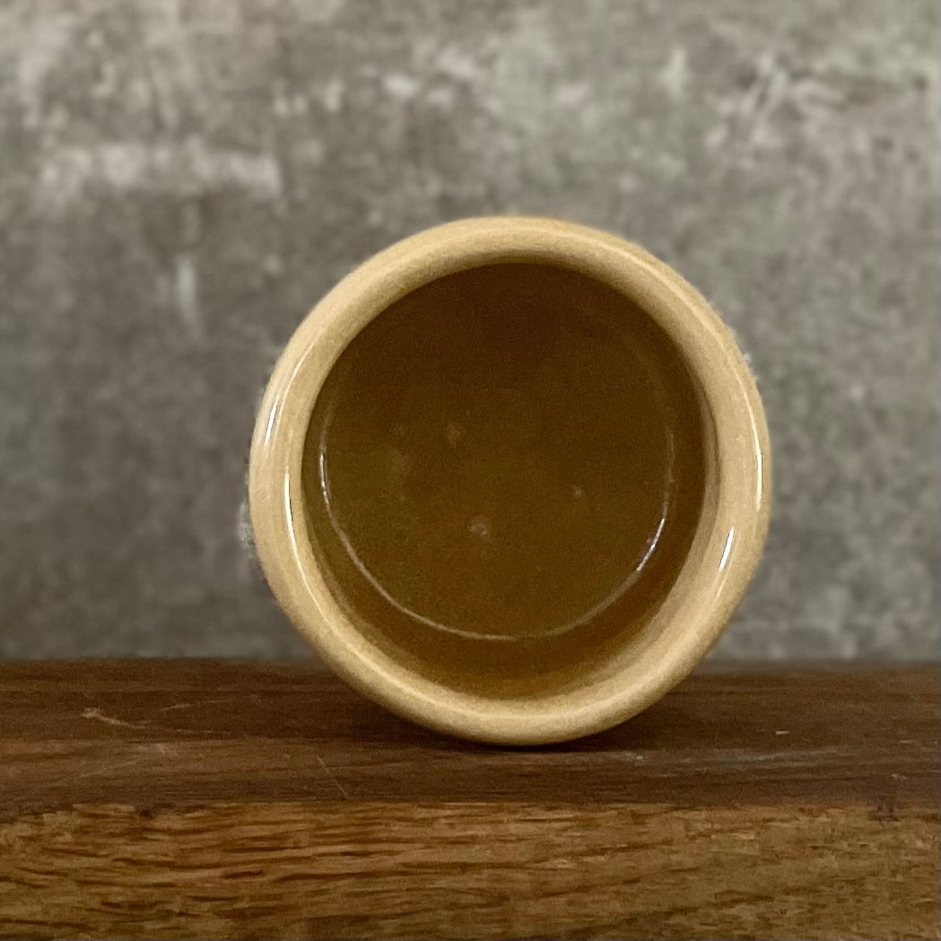 Mažas melsvas puodelis apie vasarą