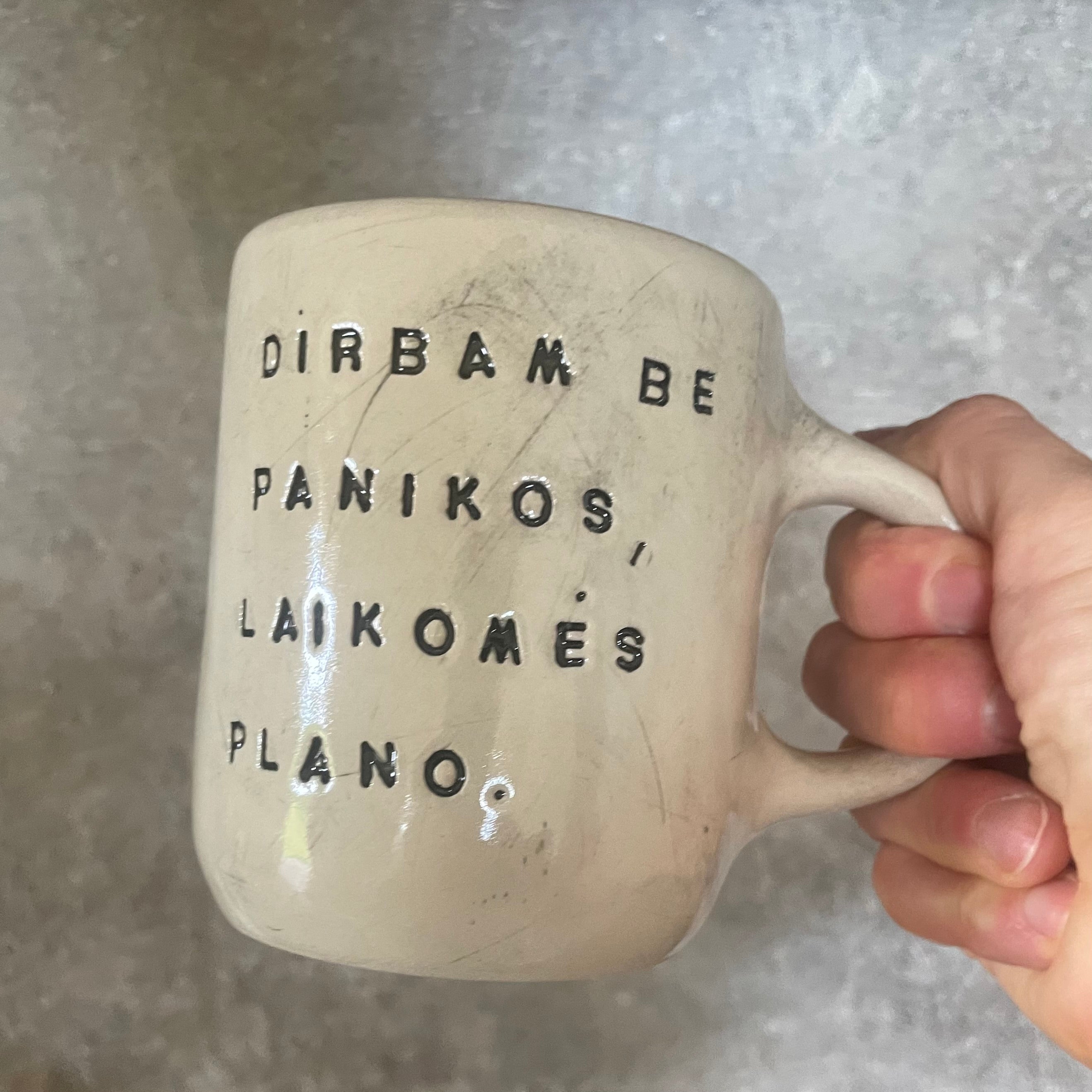 Puodelis dirbam be panikos