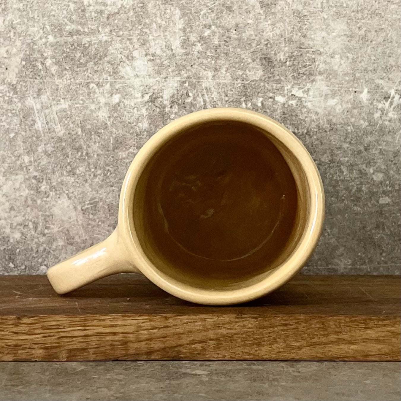 Yellow ceramic mug about luck