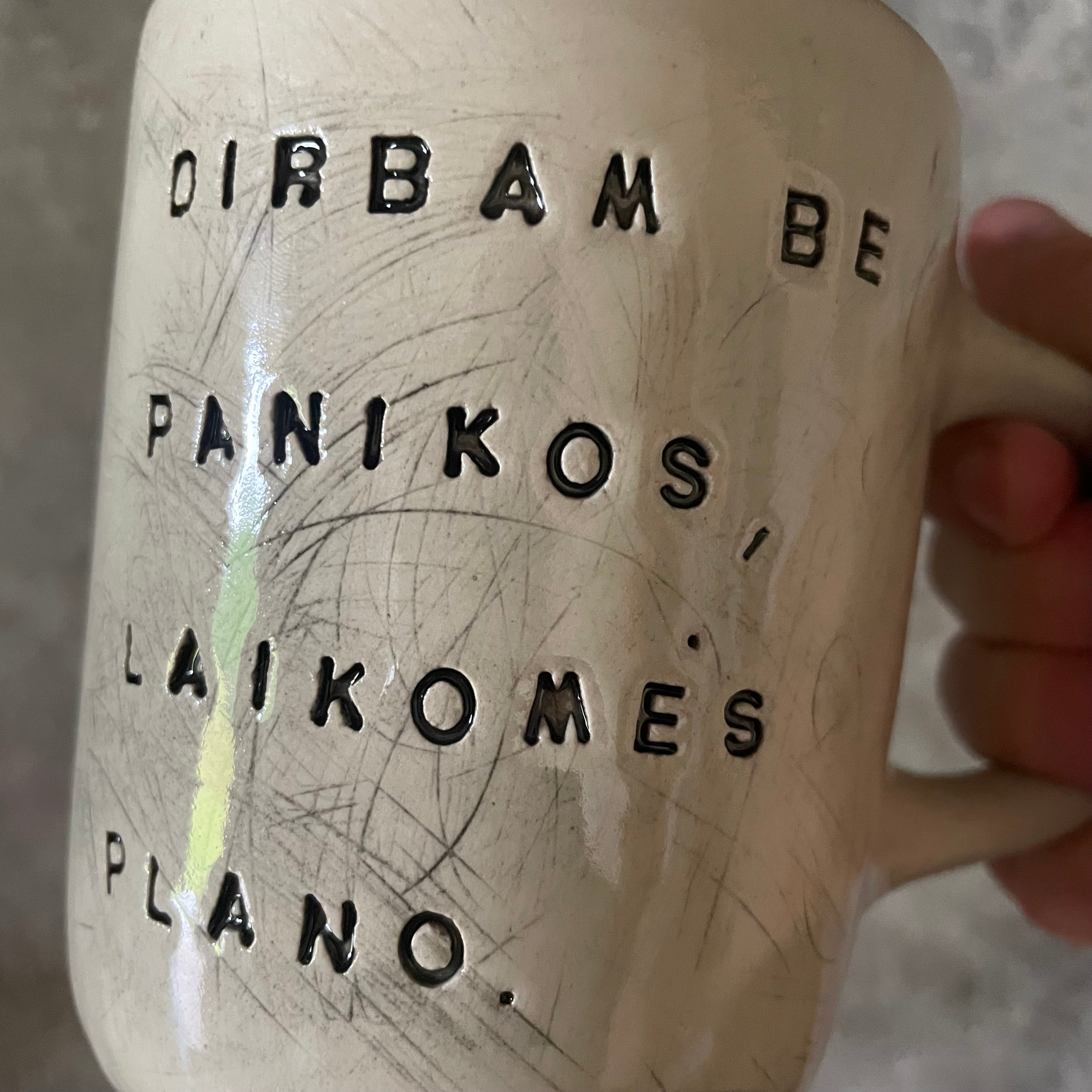 Du didesni puodeliai apie darbą