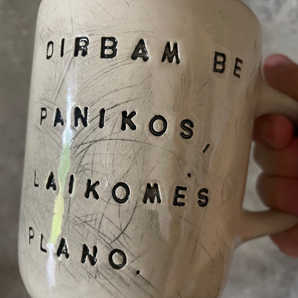 Du didesni puodeliai apie darbą