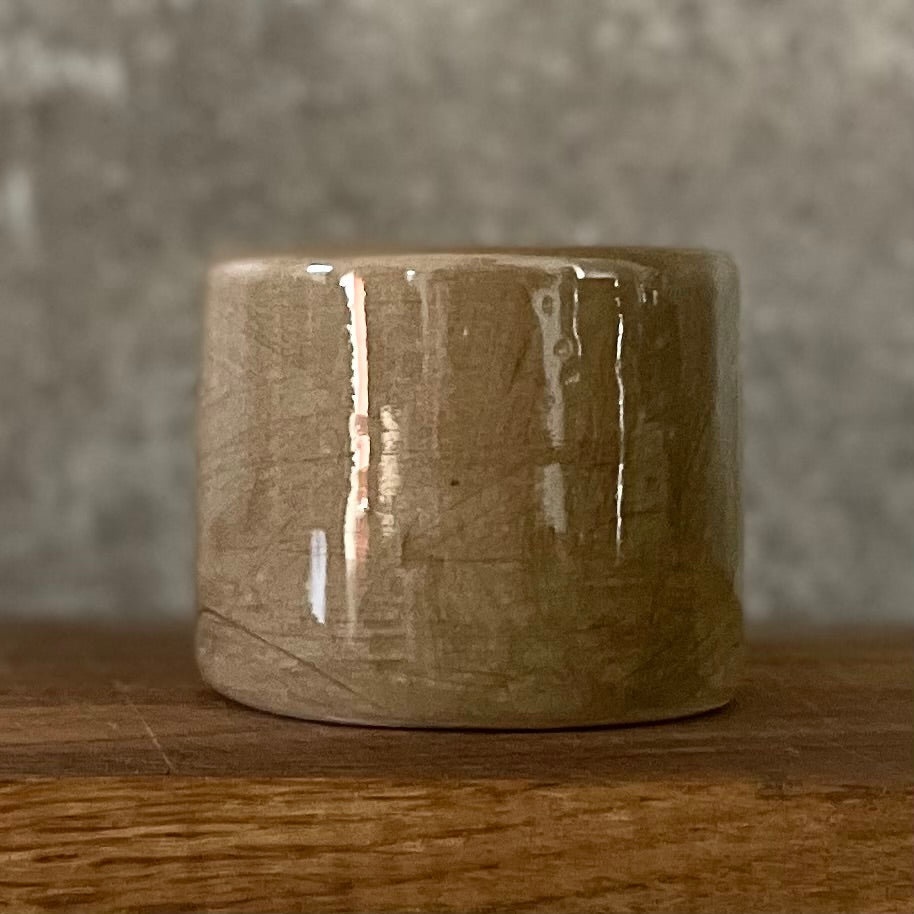 Mažas espresso puodelis be ilgesį