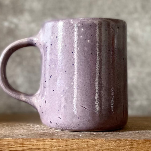 Purple ceramic mug "DABAR"
