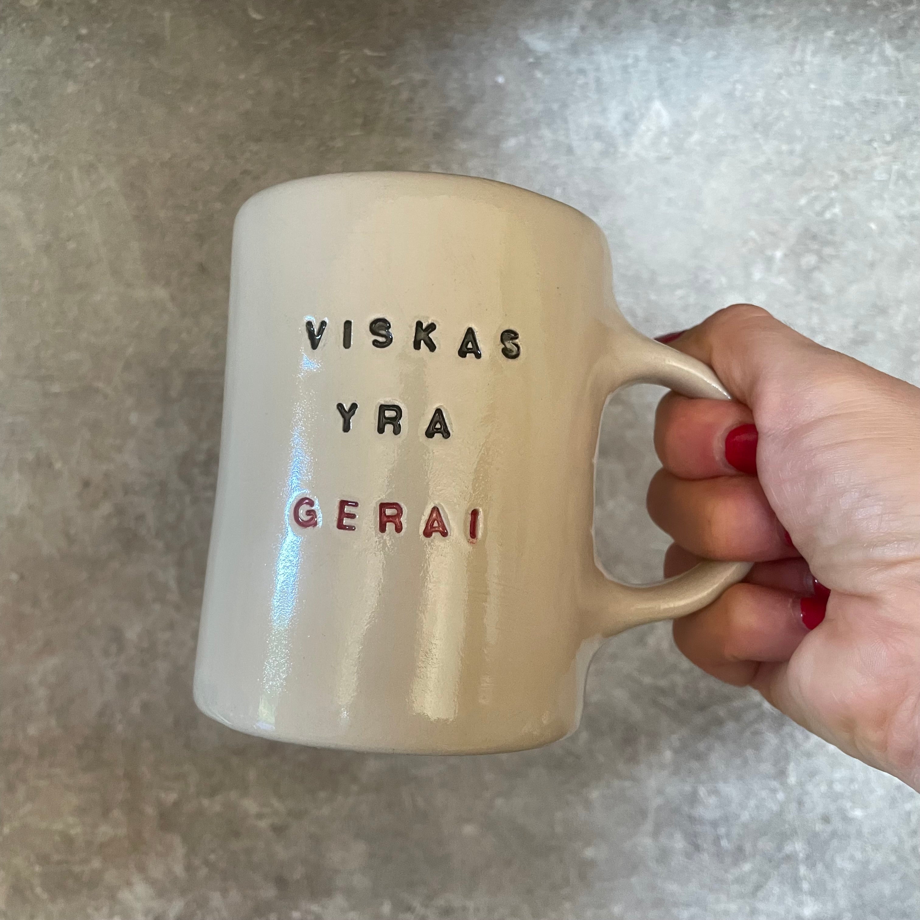Baltas puodelis VISKAS YRA GERAI