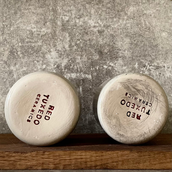 Speckled mugs DABAR and CIA