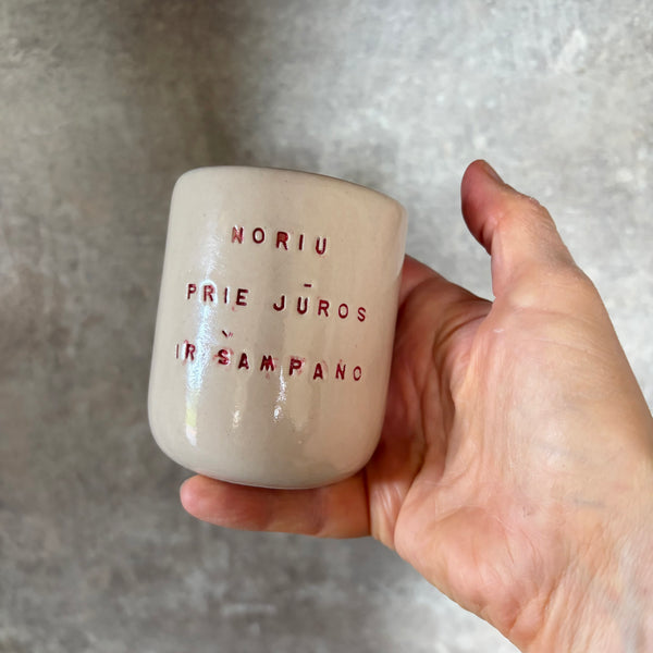 Mažas rausvas puodelis NORIU PRIE JŪROS