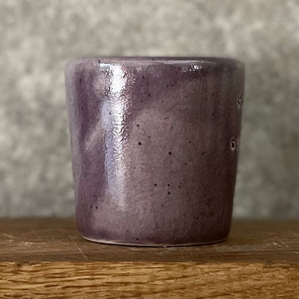 Violetinis mažas puodelis KAVYTĖ SU MEILE