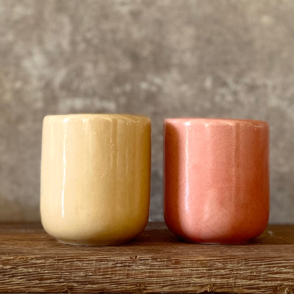 Mažų puodelių porelė