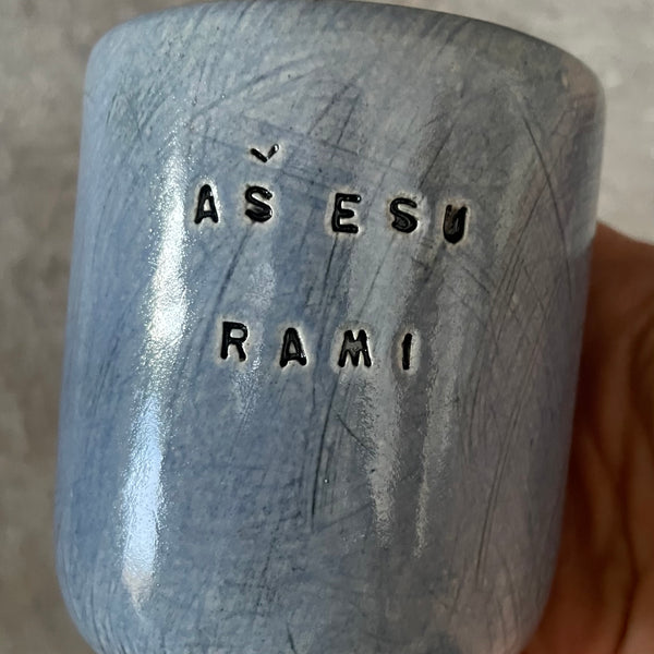 Small blue affirmation mug AŠ RAMI