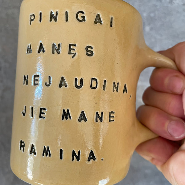 Puodelis apie pinigus