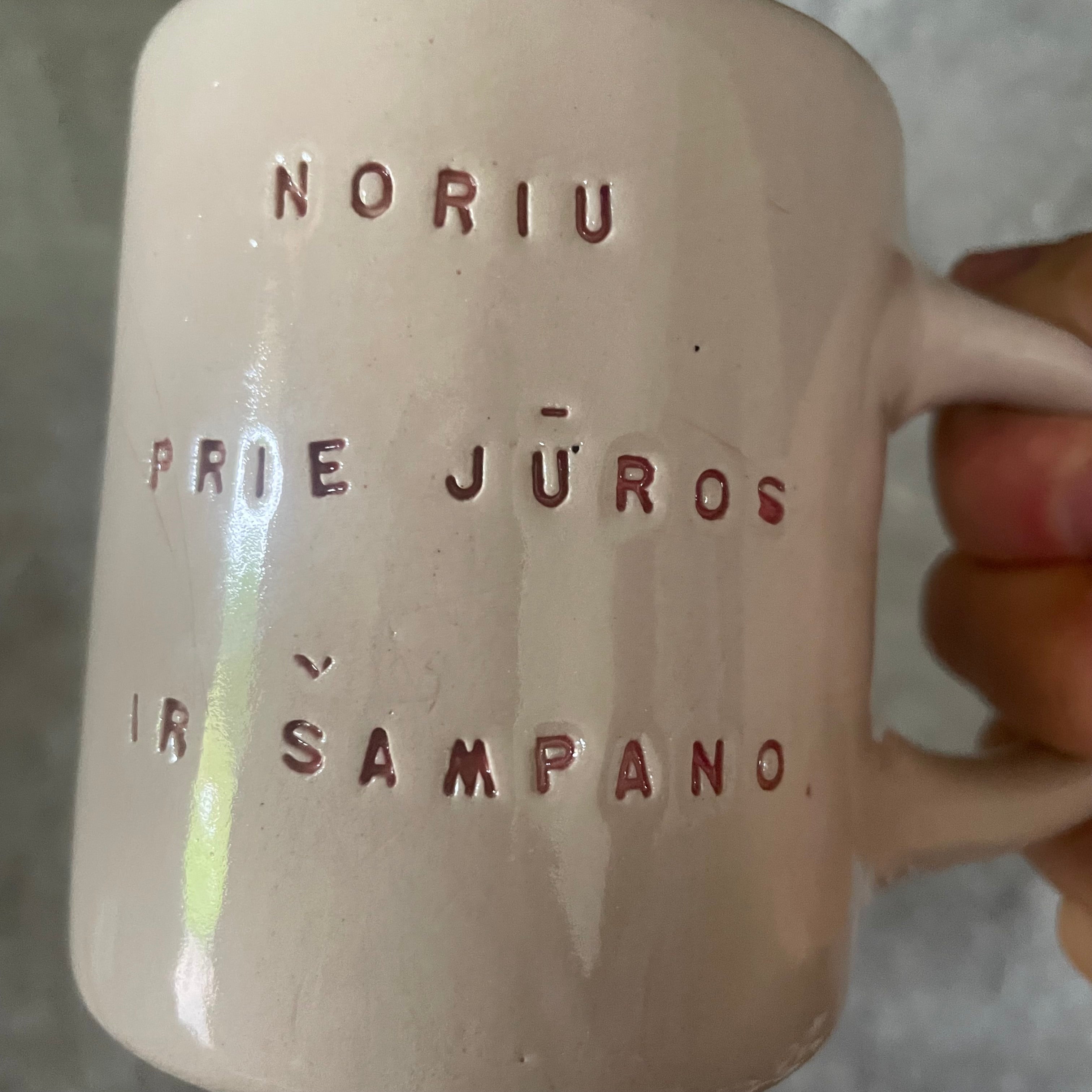 Smaller mug about champagne