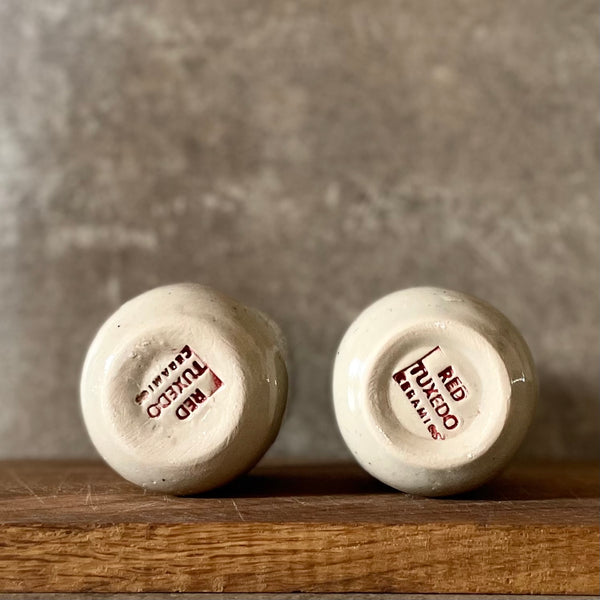 Du maži ispaniški puodeliai