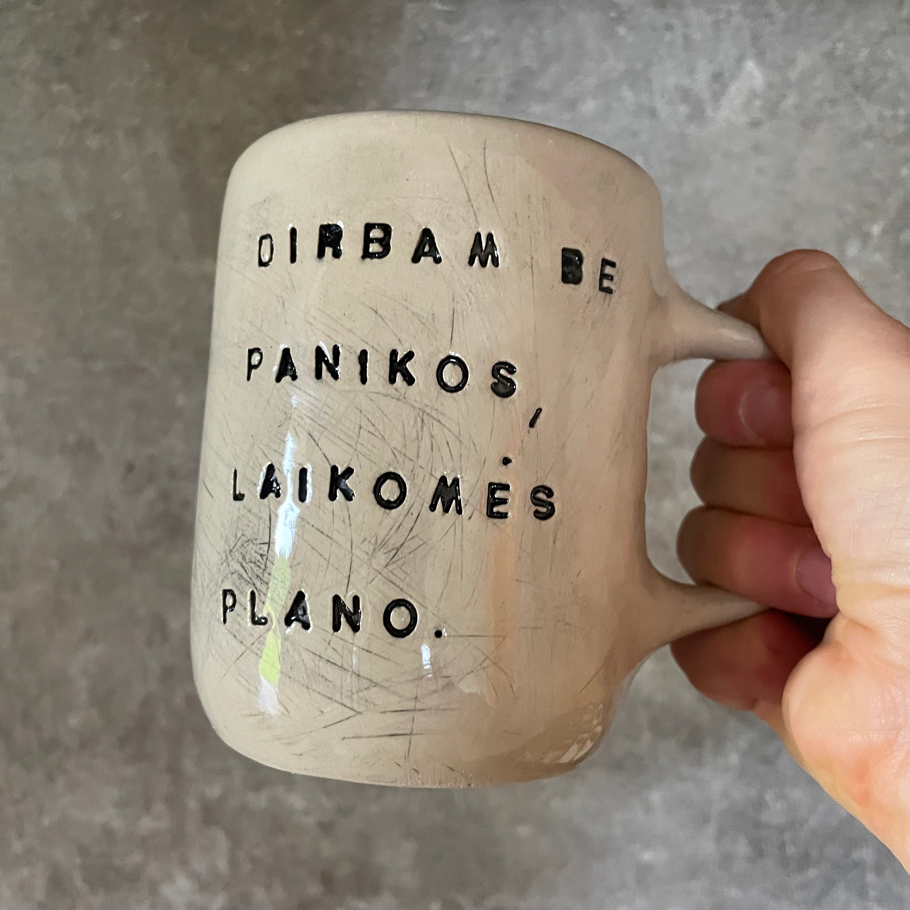 Du didesni puodeliai apie darbą