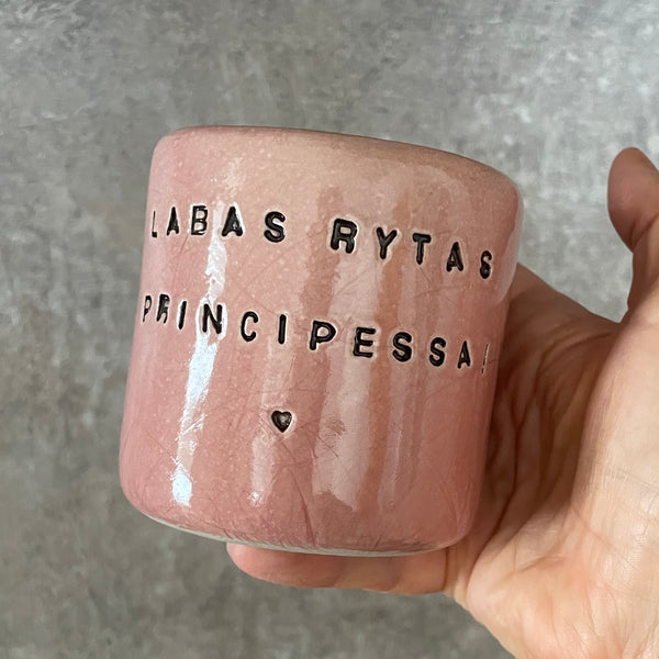 Rausvas puodelis be ąselės PRINCIPESSA