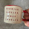 Puodelis su raudona rankena SKANIOS KAVELĖS