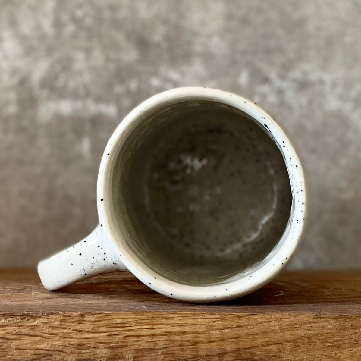 Speckled medium mug with words about hope