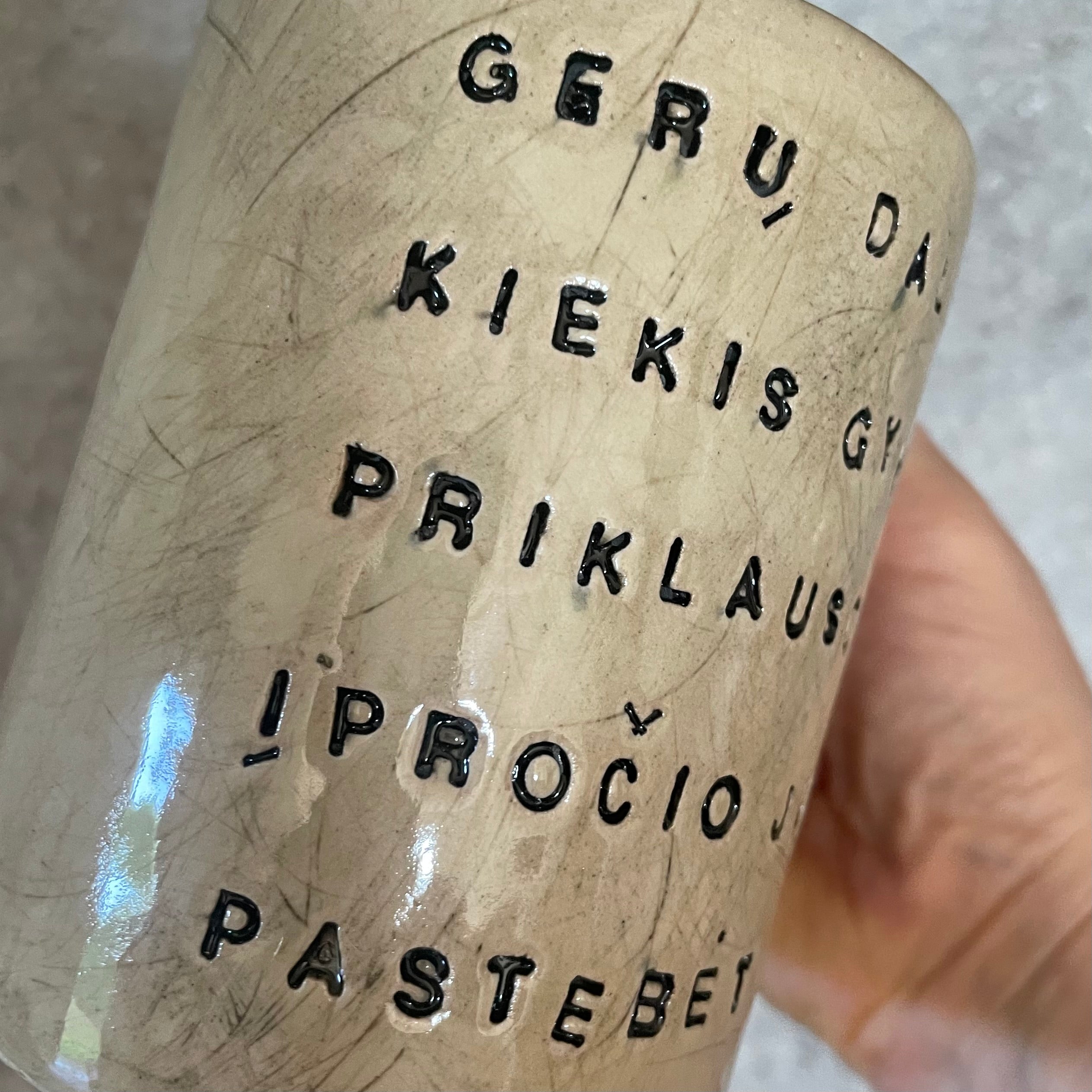 Rusvas puodelis apie gerus dalykus