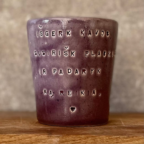 Violetinis puodelis