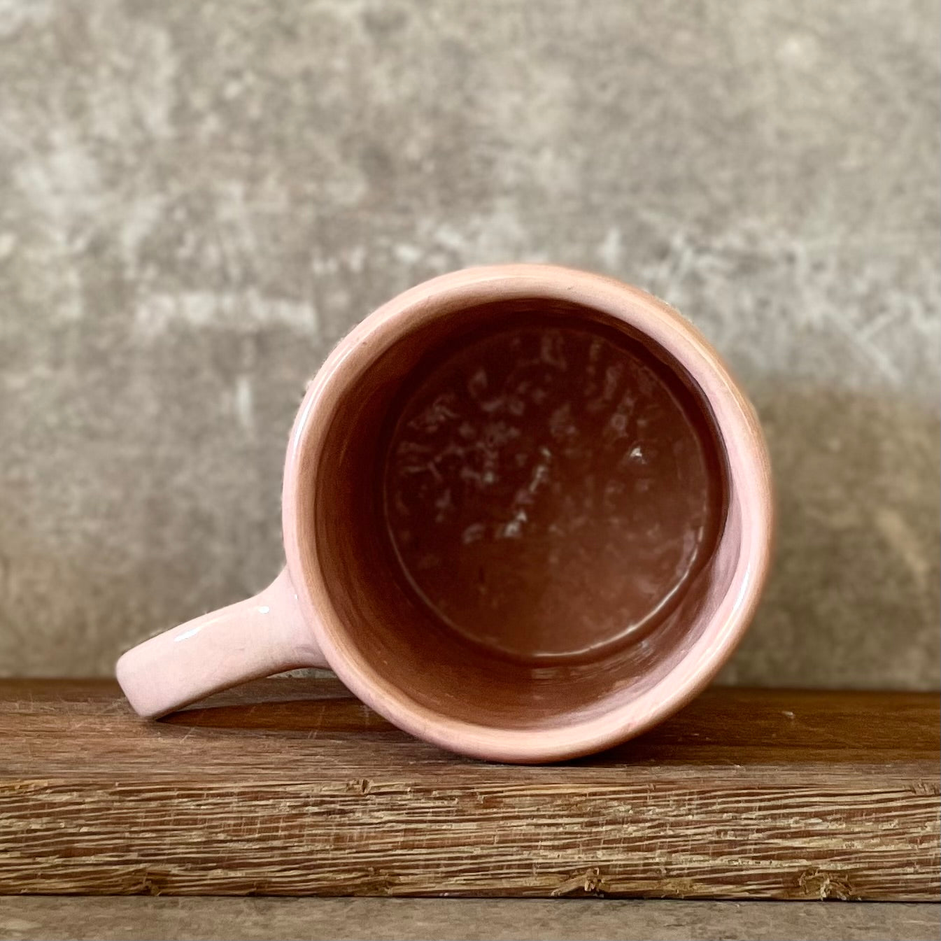 Ping mug with phrase about coffee
