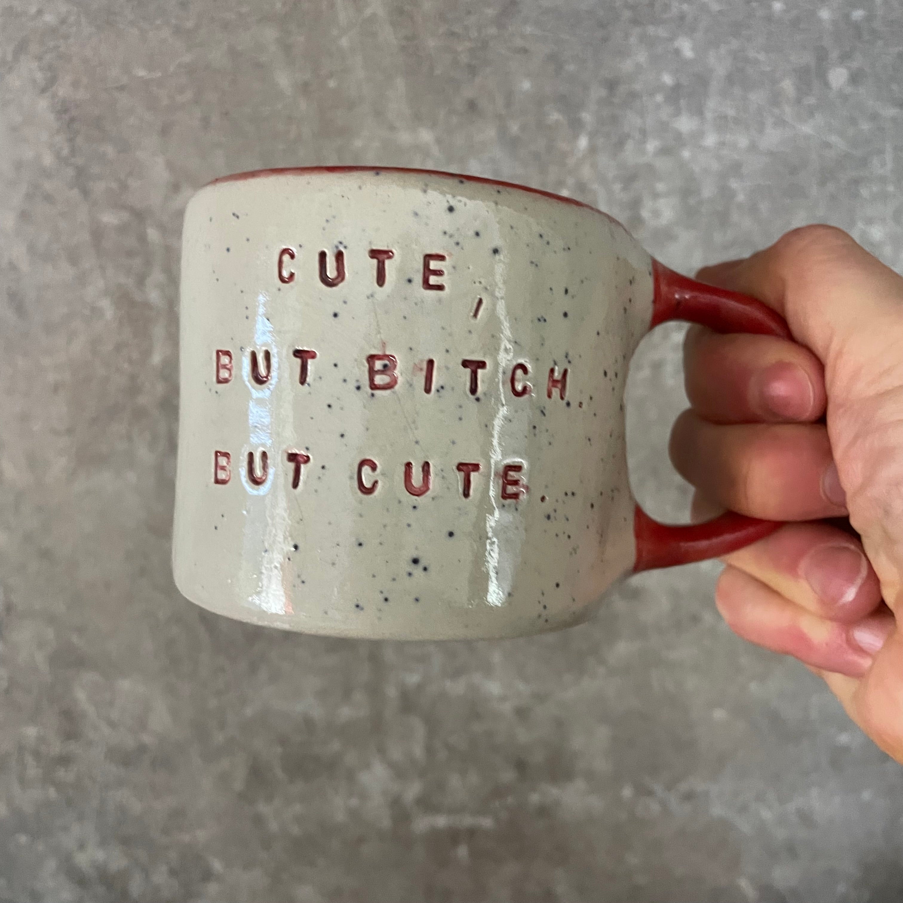 Puodelis su raudona rankena CUTE