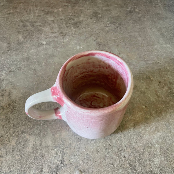 Light-berry-pink mug with words in Lithuanian