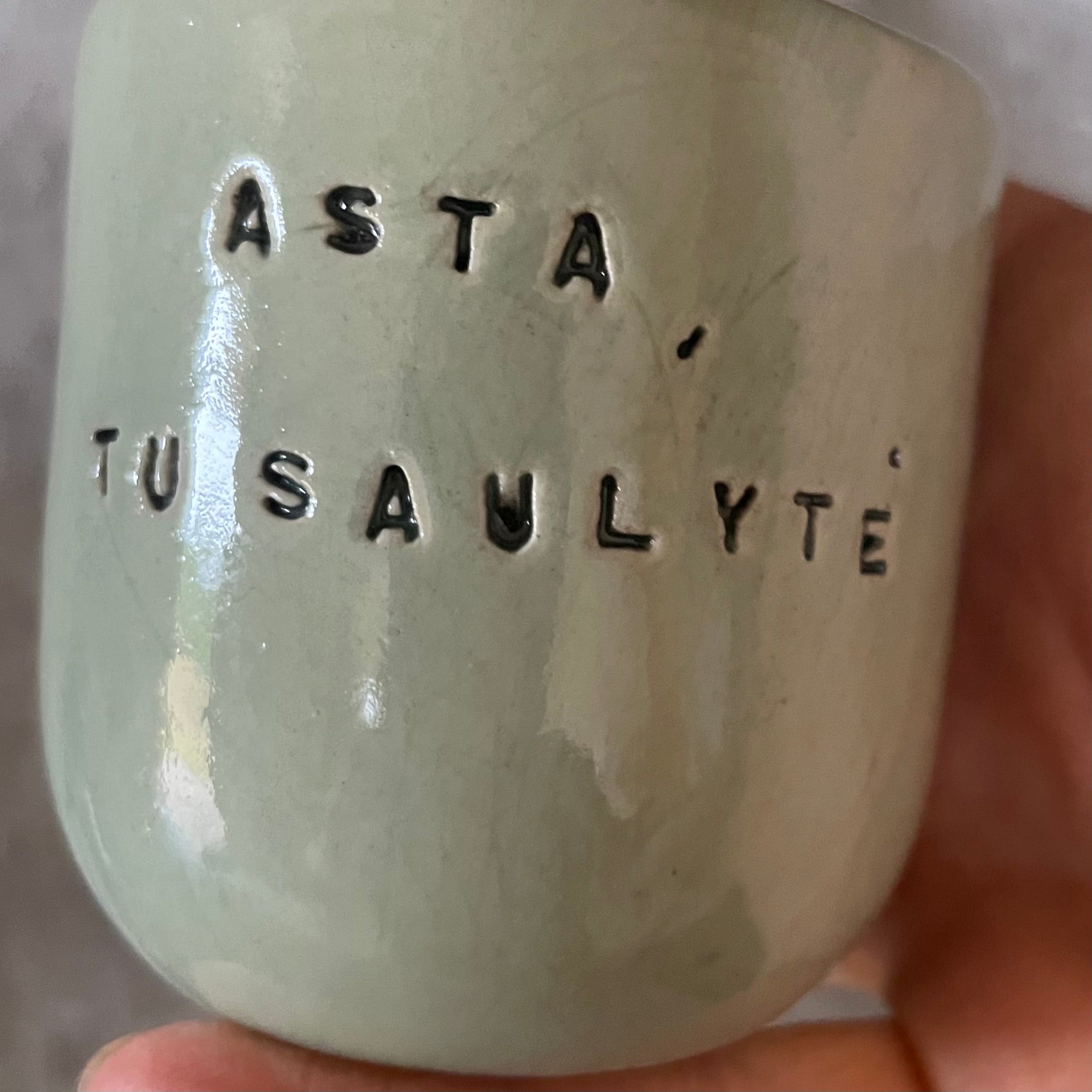 Mažytis puodelis Astai