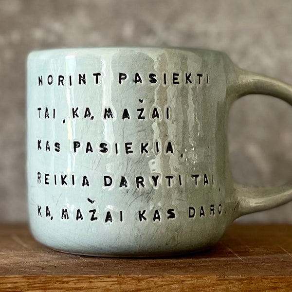 Melsvas puodelis